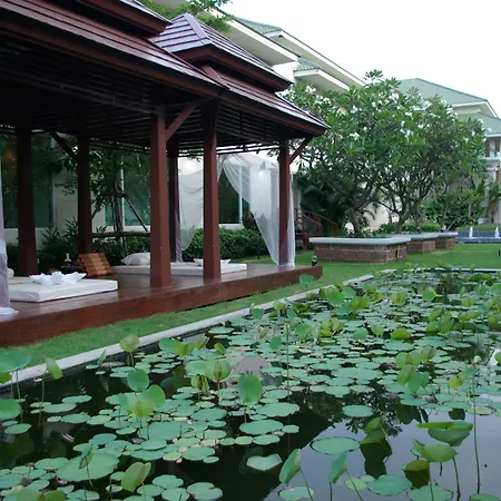 Bangkok Natural Spa Resort And Suite